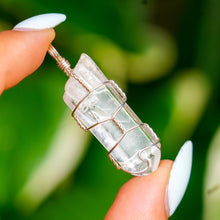 Load image into Gallery viewer, 925 SS Raw Clear Quartz Pendant