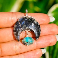 Load image into Gallery viewer, 925 SS Que-Sera & Chrysoprase Moon Pendant