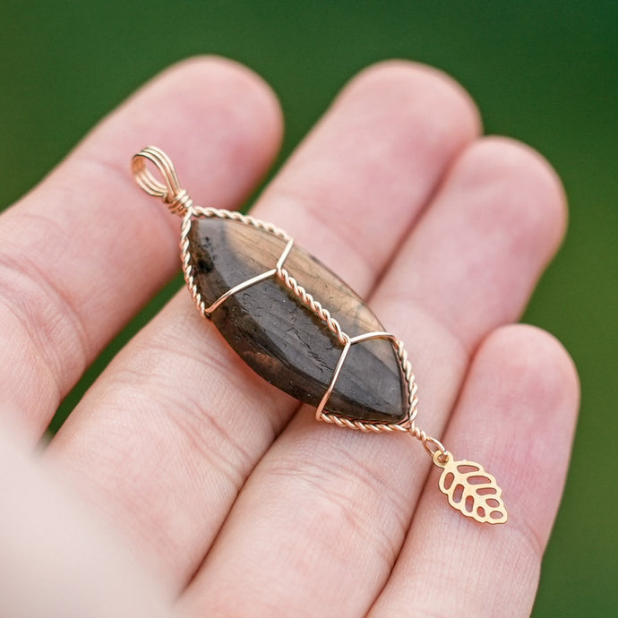 14ct GF Labradorite Leaf Pendant