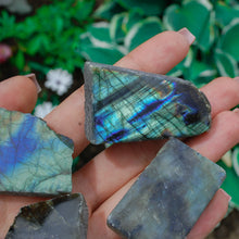 Load image into Gallery viewer, Labradorite Chunk
