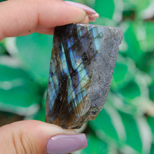 Load image into Gallery viewer, Labradorite Chunk
